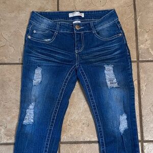 Juniors  No Boundaries Size 3 Capri Jeans Causal Distressed Cuffed Denim